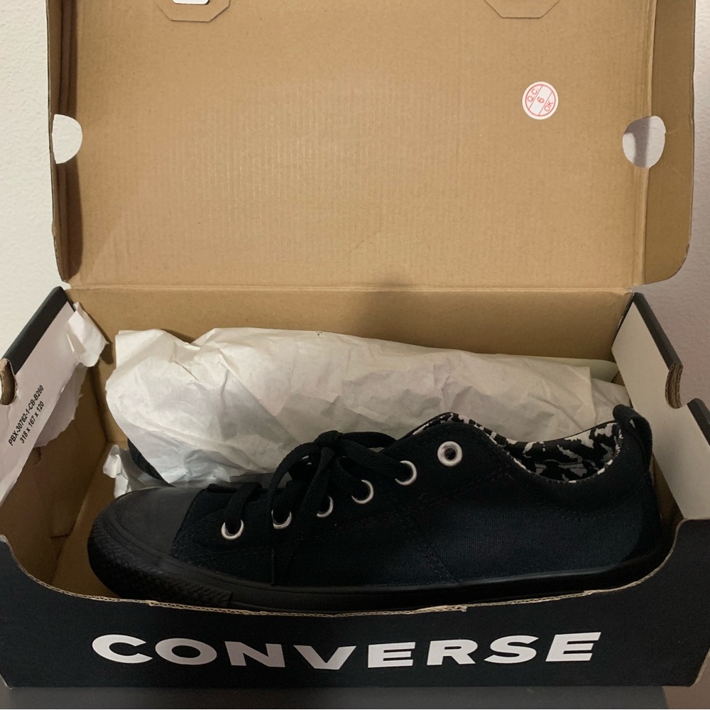 Women’s converse